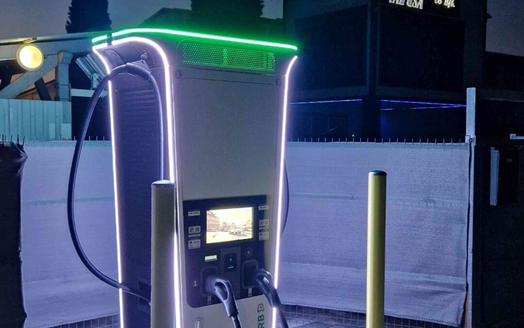 Új CURB elektromos autótöltő Hódmezővásárhelyen